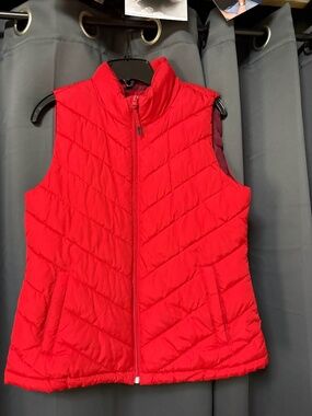 GAP red puffer vest